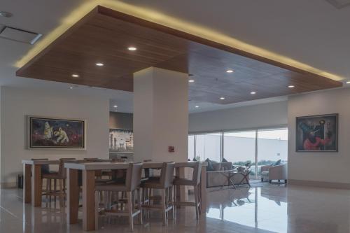 Holiday Inn Express & Suites Silao Aeropuerto Terminal, an IHG Hotel