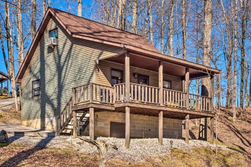 Quiet and Private Cabin about 5 Mi to Dale Hollow Lake!