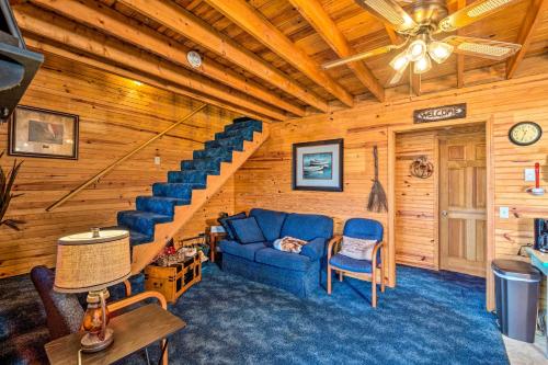 Quiet and Private Cabin about 5 Mi to Dale Hollow Lake! in Burkesville, USA