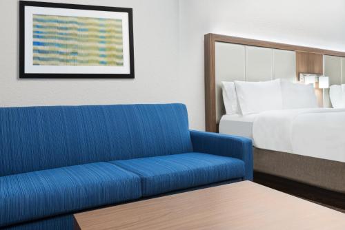 Holiday Inn Express & Suites - Columbus Airport East an IHG Hotel - image 12