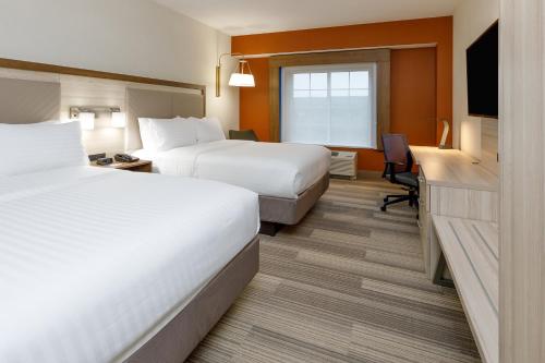 Holiday Inn Express & Suites - Sturbridge, an IHG Hotel