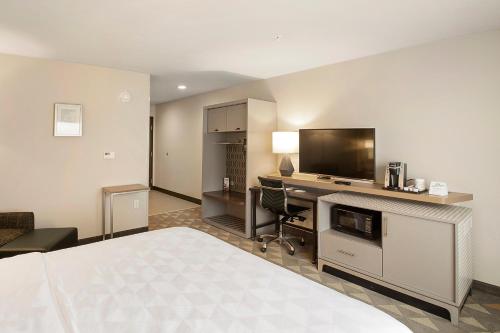 Holiday Inn Hotel & Suites Decatur