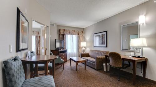 Holiday Inn Express and Suites St. Cloud by IHG Holiday Inn Express and Suites St. Cloud by IHG
