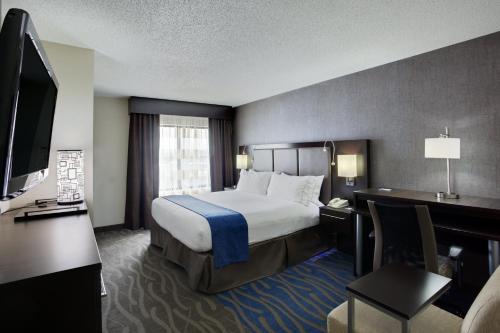 Holiday Inn Express Hotel & Suites Meadowlands Area, an IHG Hotel