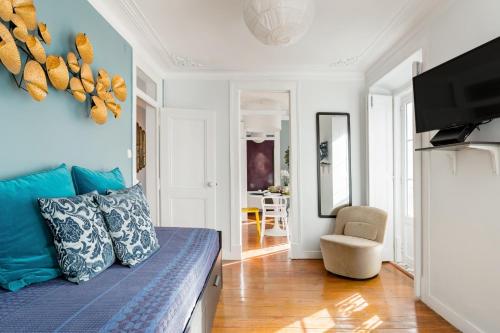 Avenida da Liberdade Area, Bright and Newly Renovated 2 Bedroom Apartment, Lisbon Historical Center, Lizbona