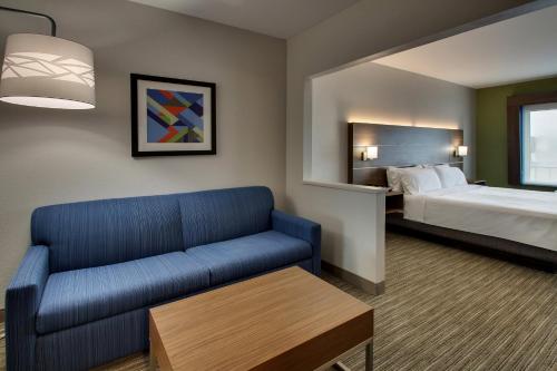 Holiday Inn Express Hotel & Suites Waukegan/Gurnee, an IHG Hotel
