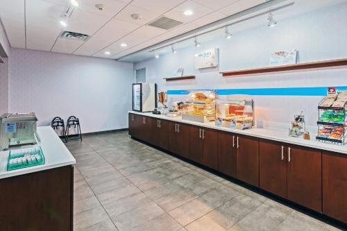 Holiday Inn Express & Suites - Coffeyville an IHG Hotel - image 7