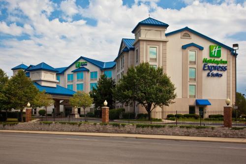 Holiday Inn Express & Suites Chicago-Midway Airport an IHG Hotel - image 3