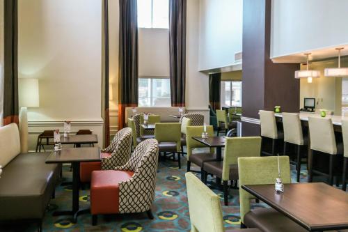 Holiday Inn Express Vicksburg an IHG Hotel - image 5