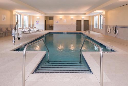 泳池, Holiday Inn Express & Suites Monroe By IHG in 門羅