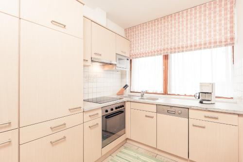 2 bedrooms, 4 beds