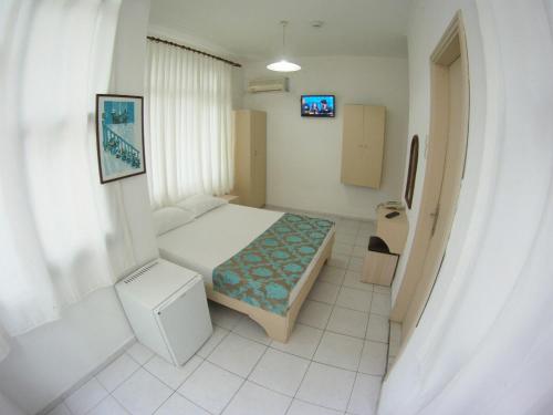 Standard Single Room image 3