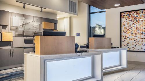 Holiday Inn Express & Suites Platteville, an IHG Hotel