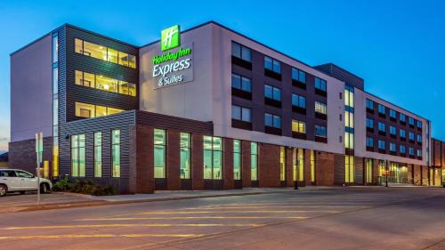 Holiday Inn Express & Suites Platteville, an IHG Hotel