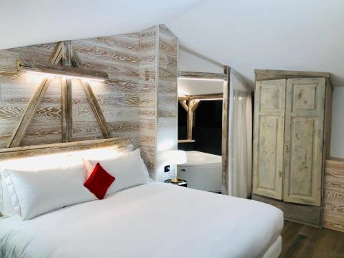 1 queen bed