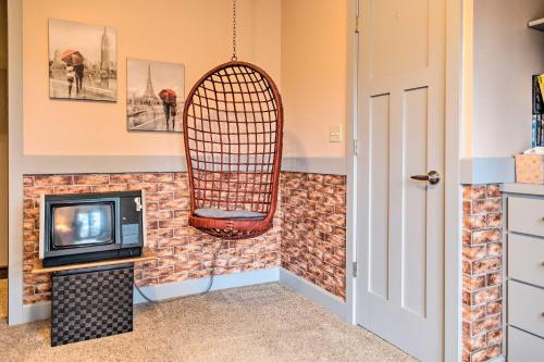 Family Home with Deck on Lake Sara Pets are Welcome - image 2