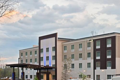 Holiday Inn Express & Suites New Cumberland, an IHG Hotel