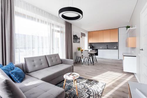 #stayhere - Central Castle View Riverside Apartment – khách sạn tại Zirmunai eldership