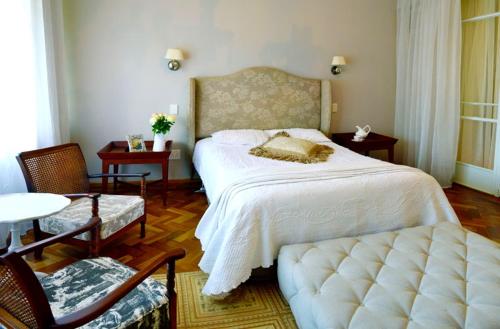 THE WHITE HOUSE Room Type - Family Room