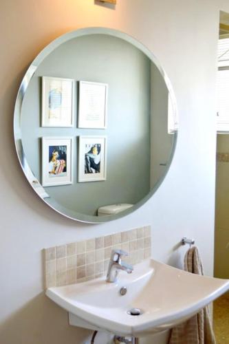 THE WHITE HOUSE Room Type - Deluxe Double or Twin Room