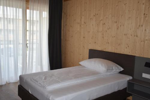 1 twin bed