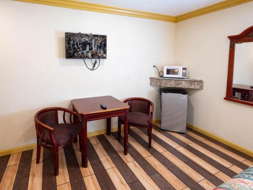 Parkside Inn – Long Beach, CA