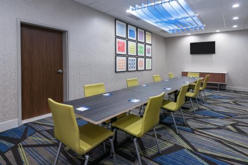 Holiday Inn Express & Suites- Sugar Land SE - Missouri City, an IHG Hotel