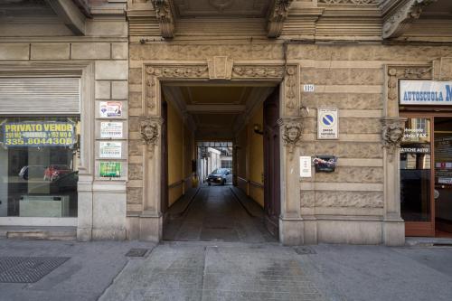 Turin CityView Stylish Loft - image 13