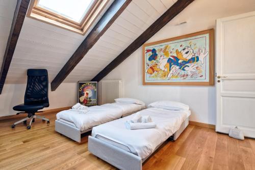 Turin CityView Stylish Loft - image 10