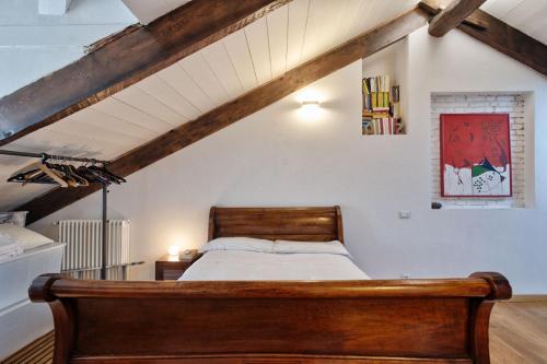 Turin CityView Stylish Loft - image 12