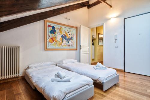 Turin CityView Stylish Loft - image 6