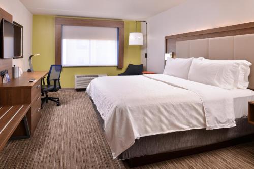 Holiday Inn Express Hotel and Suites Mesquite an IHG Hotel - image 12