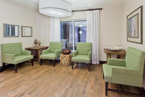 Holiday Inn Express Hotel & Suites Huntsville West - Research Park, an IHG Hotel