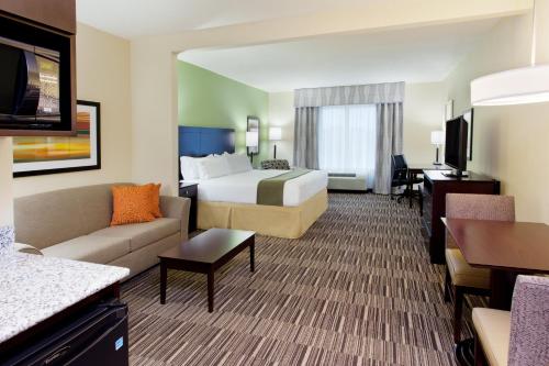 Holiday Inn Express Hotel & Suites Huntsville West - Research Park, an IHG Hotel