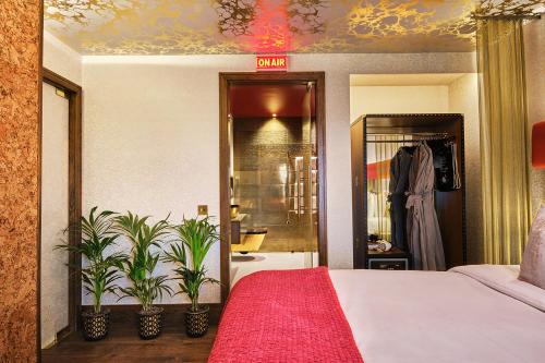 The Megaro Hotel - Kings Cross St Pancras London - image 9