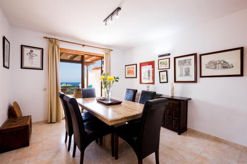 Two-Bedroom House image 5