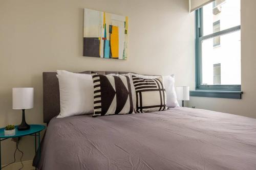 Frontdesk Athlon Apts Downtown Cleveland - main image