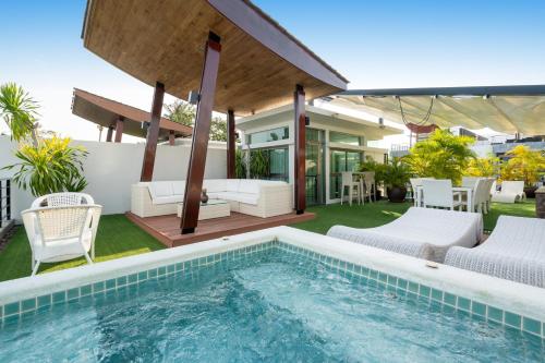 Beachfront luxury villa in Rawai Beachfront luxury villa in Rawai