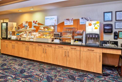 Holiday Inn Express & Suites El Paso Airport, an IHG Hotel