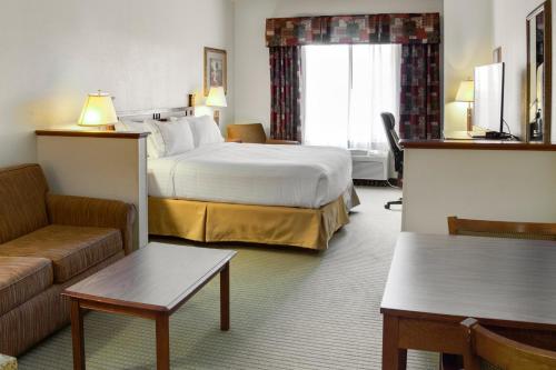 Holiday Inn Express & Suites Jacksonville an IHG Hotel - image 10