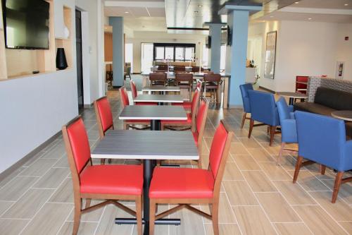 Holiday Inn Express & Suites - Kirksville - University Area by IHG