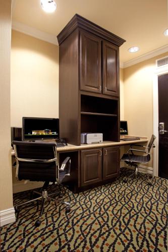 Holiday Inn Express and Suites Newberry