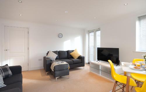 Treeview Apartment- A lovely 2 bed apartment near Colchester North Station by Catchpole Stays