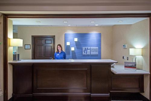 Holiday Inn Express Hotel & Suites Youngstown North-Warren/Niles, an IHG Hotel