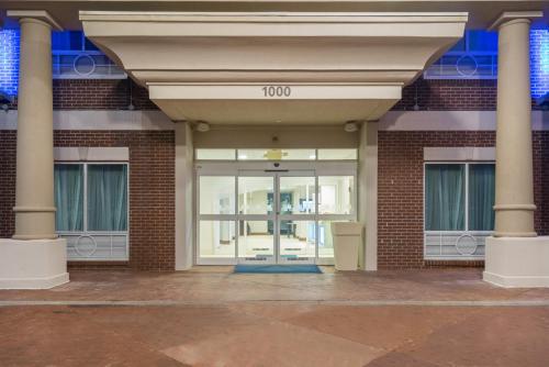 Holiday Inn Express Hotel & Suites Frankfort by IHG in Frankfort, USA