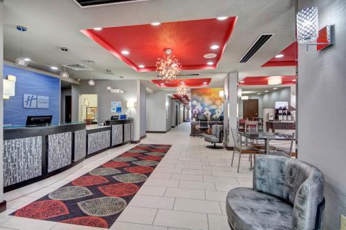 Foto - Holiday Inn Express and Suites Oklahoma City North, an IHG Hotel