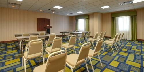 Holiday Inn Express & Suites Midwest City, an IHG Hotel