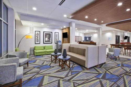 Holiday Inn Express - Auburn Hills South, an IHG Hotel