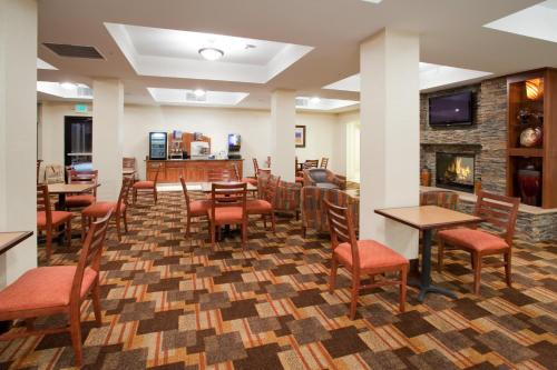 Holiday Inn Express Hotel & Suites Loveland, an IHG Hotel