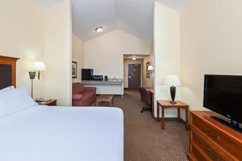 Holiday Inn Express & Suites - Laredo-Event Center Area, an IHG Hotel